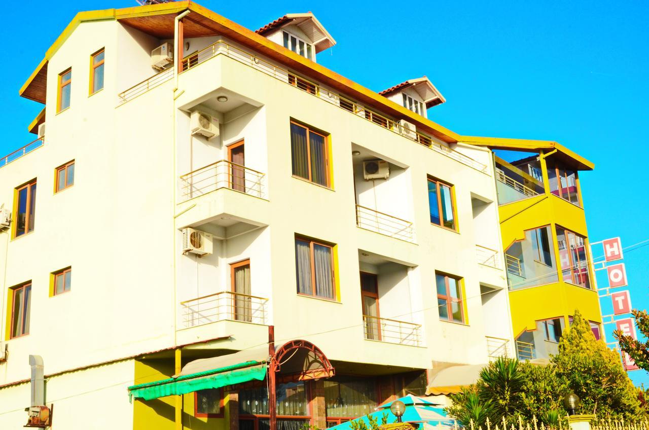 Hotel Gjeli Фиер Екстериор снимка
