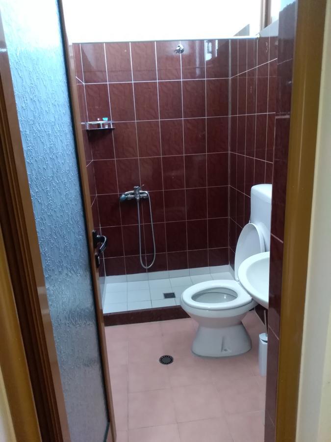 Hotel Gjeli Фиер Екстериор снимка