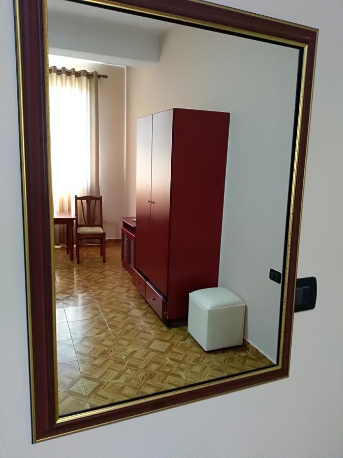 Hotel Gjeli Фиер Екстериор снимка