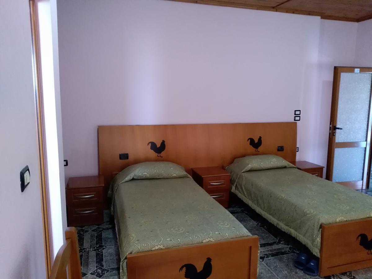 Hotel Gjeli Фиер Екстериор снимка