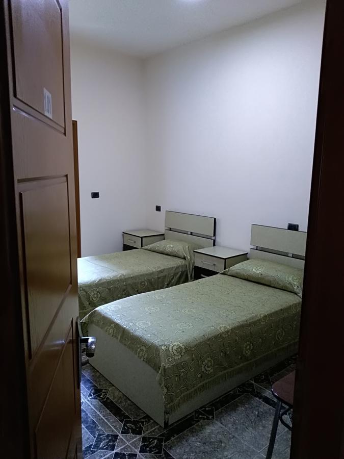 Hotel Gjeli Фиер Екстериор снимка