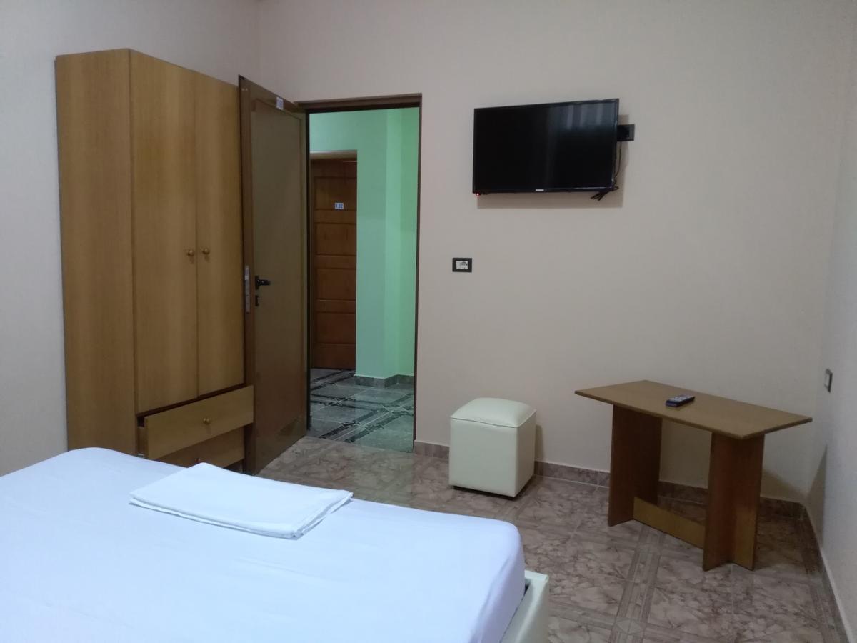 Hotel Gjeli Фиер Екстериор снимка