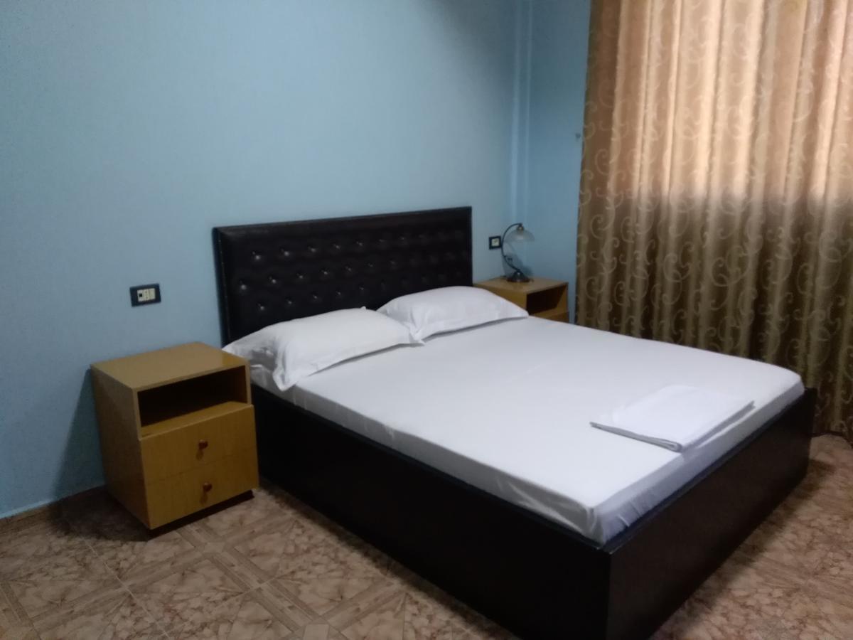 Hotel Gjeli Фиер Екстериор снимка